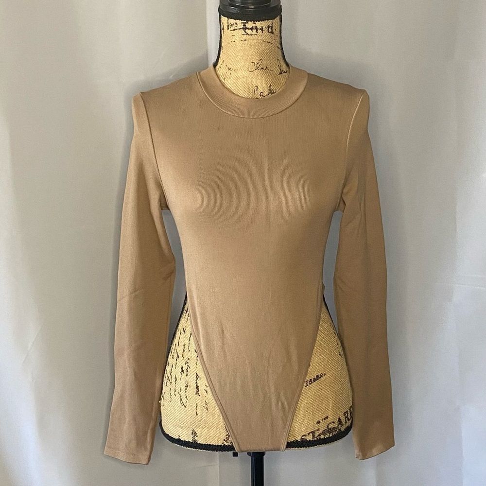 ANWND by Forever 21 Sandstone Long Sleeves Crewneck One-piece Bodysuit